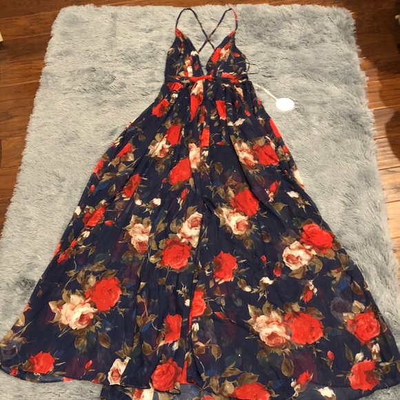 Luxxel Dresses & Skirts - NWT Luxxel floral maxi dress